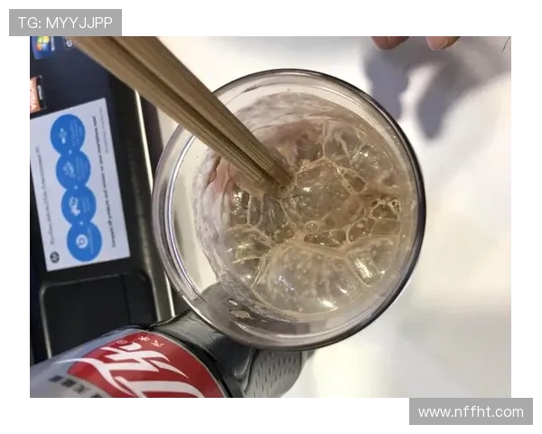 扎克拉文家的冰箱里塞满了蛋白粉，连饮料都得按毫升算